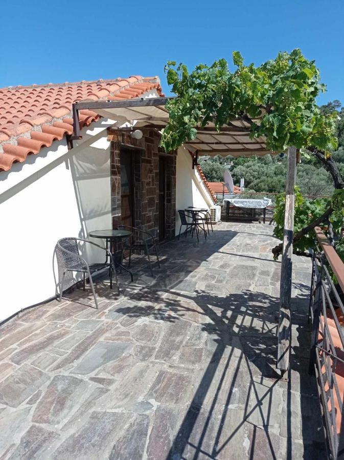 Christos Center Rooms Raches (Ikaria) Exterior foto