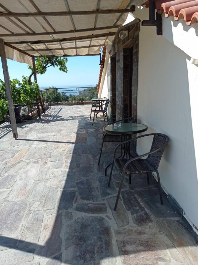 Christos Center Rooms Raches (Ikaria) Exterior foto